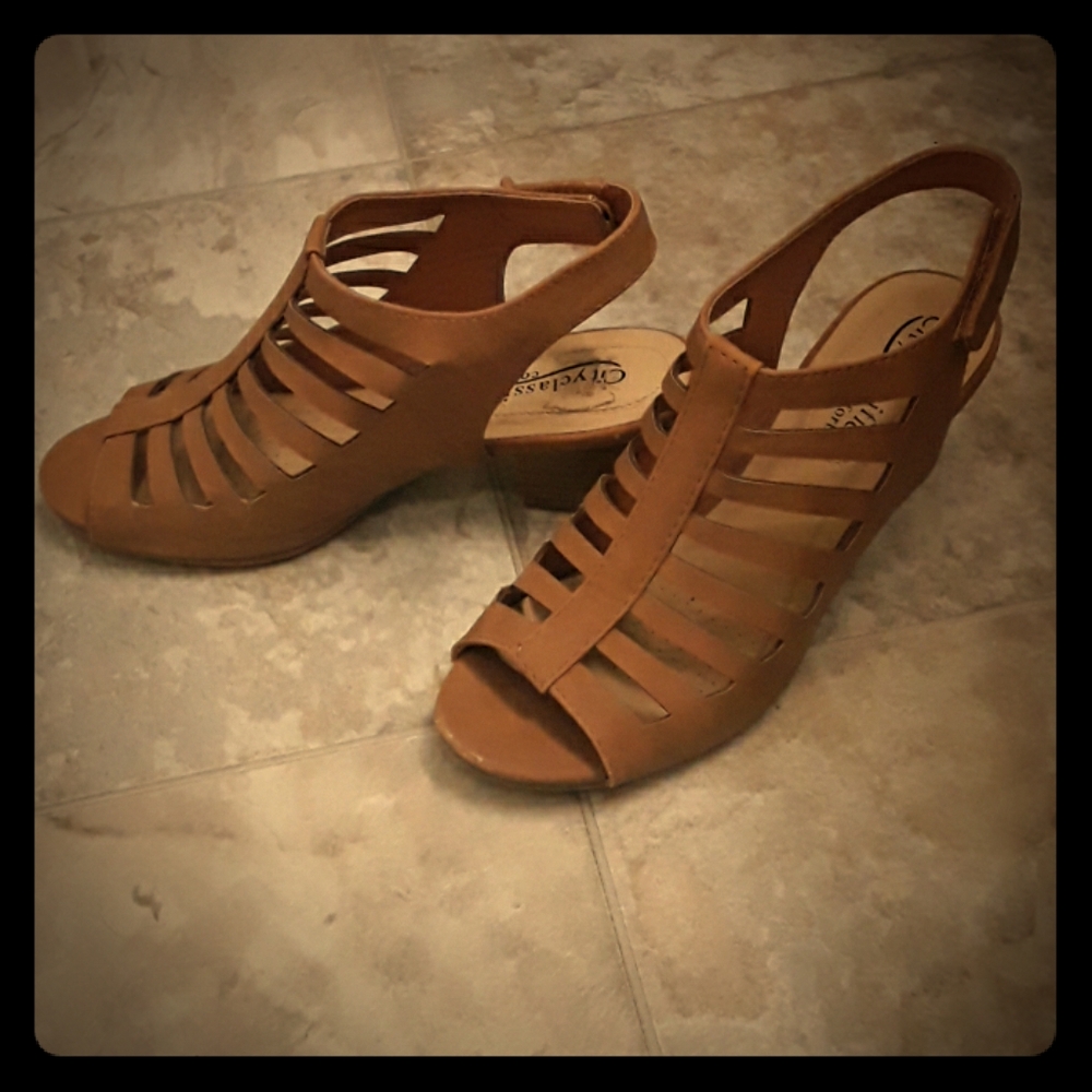 Womens Tan Heels